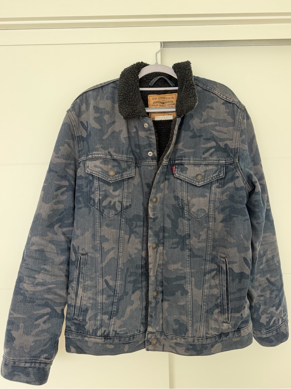 Men’s Levi's Fresh Leaves Camo Denim Jacket with Black Sherpa Collar